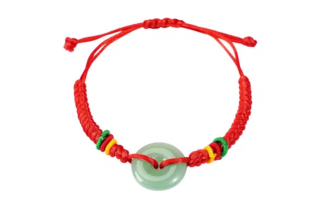 银千惠 平安喜乐 新中式圆满平安扣开运纳福龙年本命年国风红绳古法传承如意编织绳手小众闺蜜款可调节首饰 琉璃 手链 女款 礼盒装