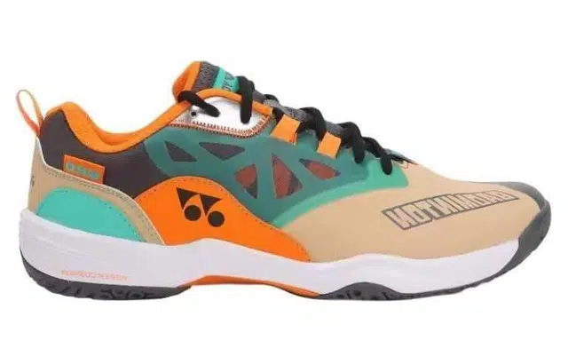 YONEX