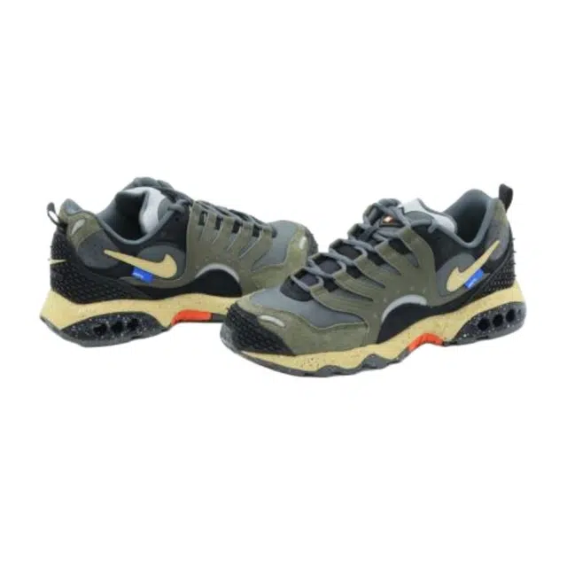UNDEFEATED x Nike Air Terra Humara Olive