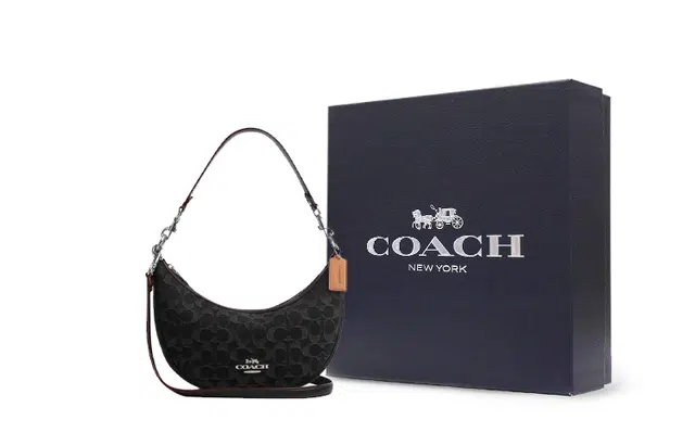 COACH Aria Shoulder Bag 26 Black
