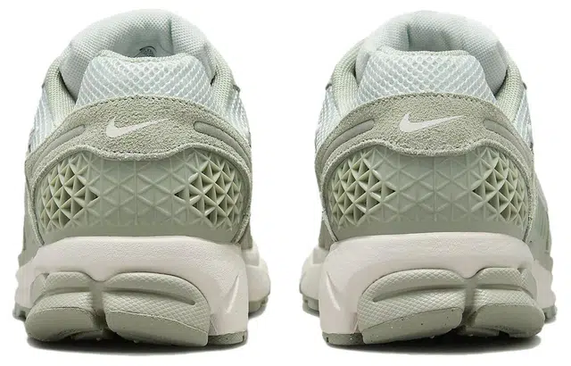 Nike Air Zoom Vomero 5