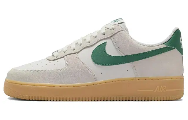 Nike Air Force 1 '07 LV8