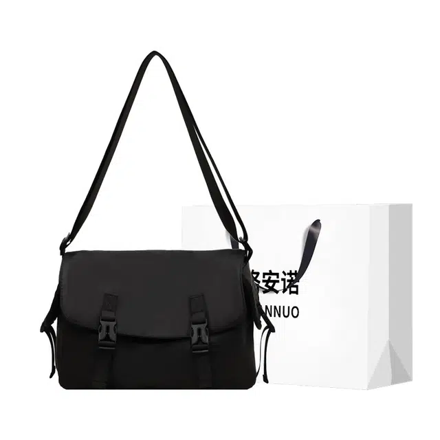 格安诺 复古休闲邮差包防水轻便斜挎包女休闲百搭通勤包工装风小众 牛津布 单肩包 男女同款情侣款 黑色