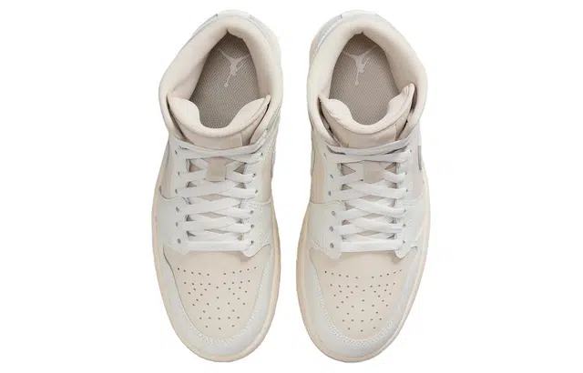 Jordan Air Jordan 1 Retro High Women's Off-White