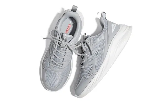 Warrior Low-Top Running Shoes White Grey