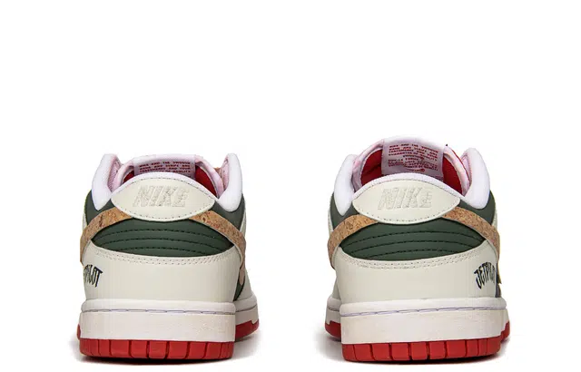 Nike Dunk AWG 520