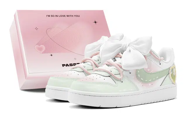 Nike Court Borough Low 520