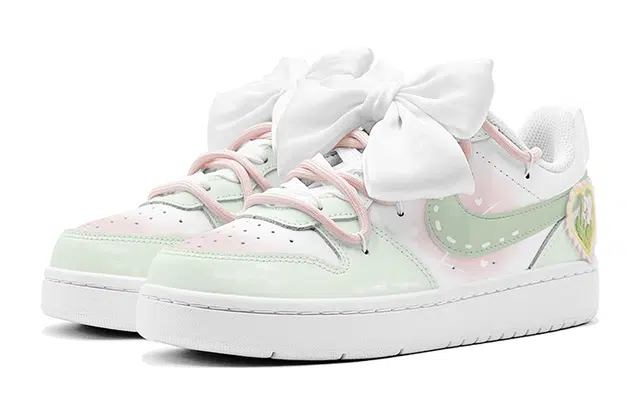 Nike Court Borough Low 520