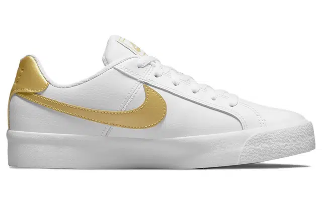 Nike Court Royale AC