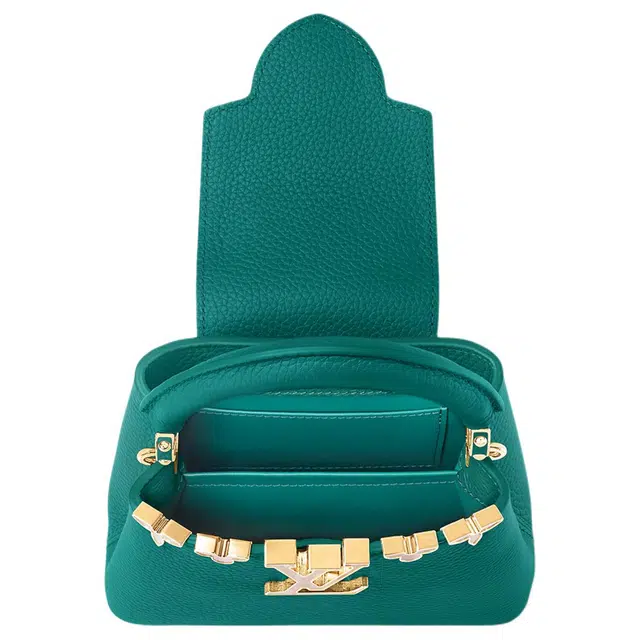 LOUIS VUITTON Capucines Taurillon