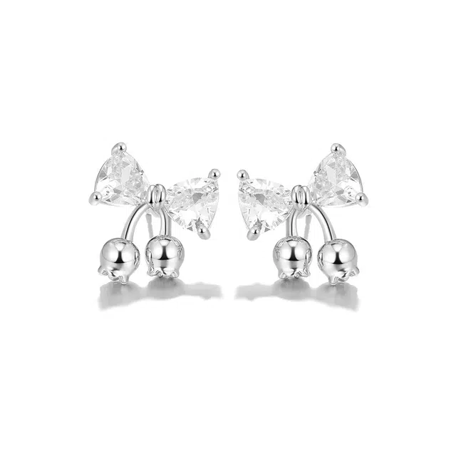 珂里 轻奢高级感蝴蝶铃兰花 精致吸睛气质耳饰甜美浪漫 铜 耳钉 女款