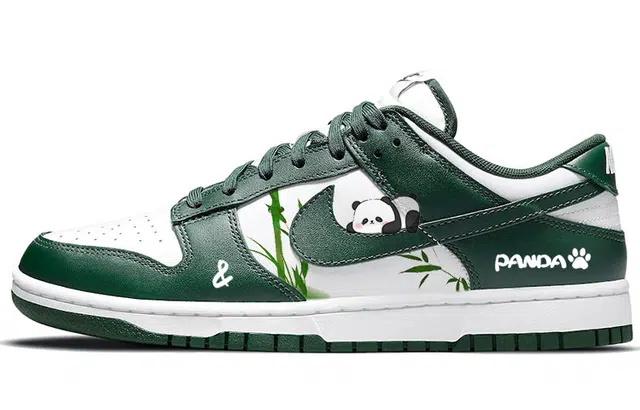 Nike Dunk Low "Panda"