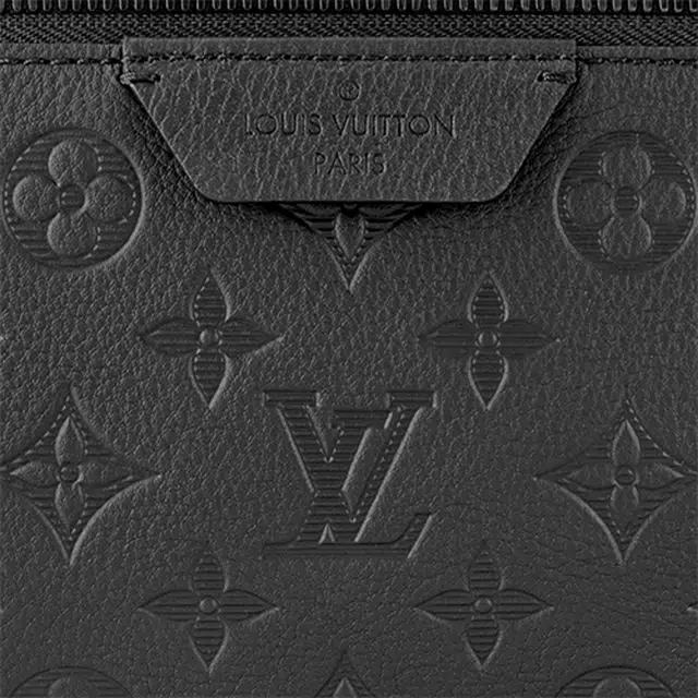LOUIS VUITTON Discovery