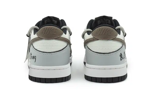 Nike Dunk vibe 520