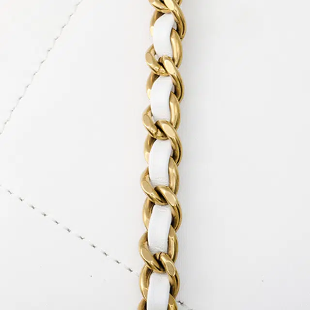 CHANEL 22Bag 24C Logo