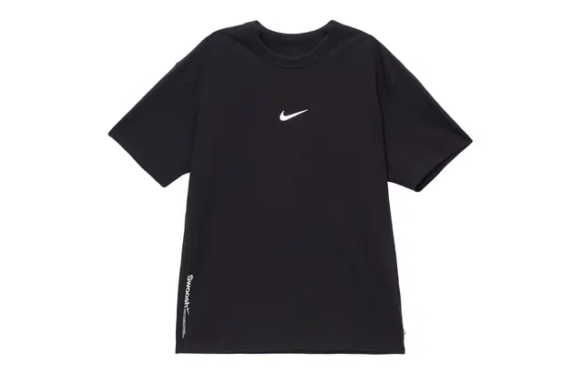 Nike Sportswear Premium Essentials Tee