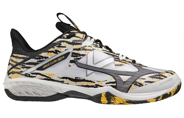 Mizuno Wave Claw Neo