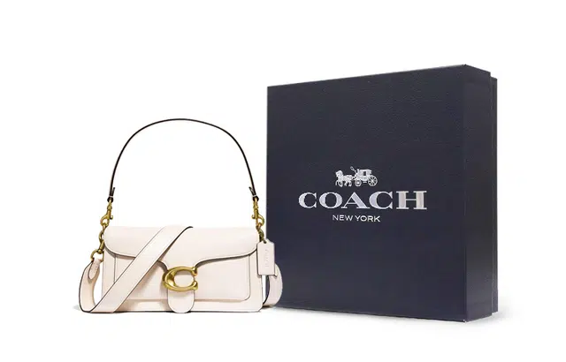 COACH Tabby 26 Logo
