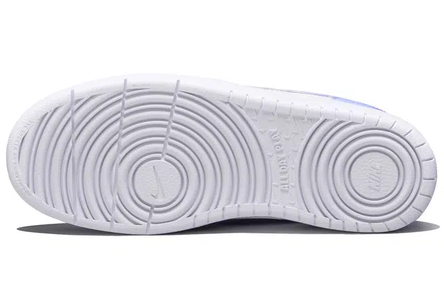 Nike Court Borough Low 520 GS