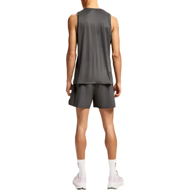 On Essential Shorts