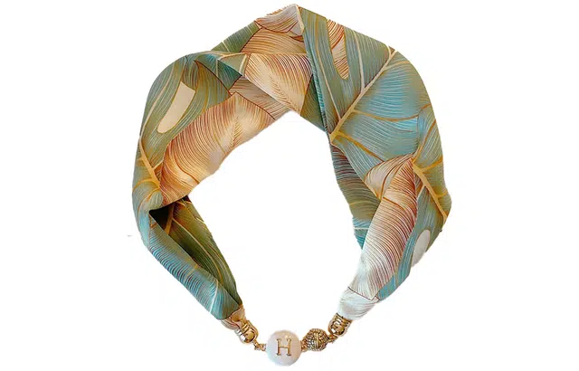 优幽兰 磁吸扣高级感时尚流行洋气百搭珍珠扣配衬衫高级感缎面气质优雅 新丝锻 丝巾 女款