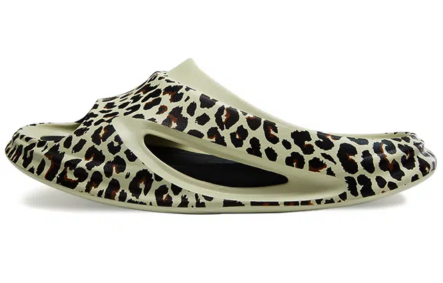 玲吾玖二 户外穿厚底防滑凉拖一字拖鞋 男女同款 卡其色