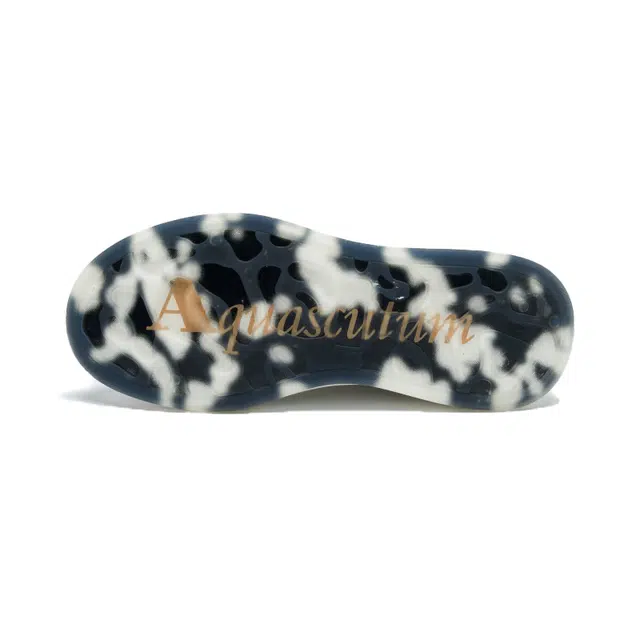 AQUASCUTUM