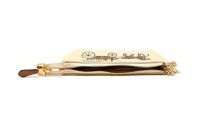 COACH Corner Zip 19