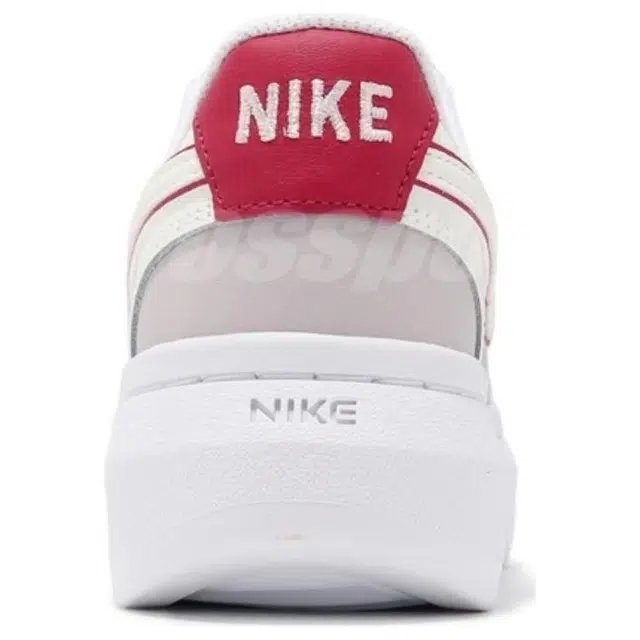 Nike Court Vision Alta