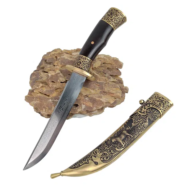 天子剑 猛虎 蒙古刀黑檀木手柄纯铜篆刻刀鞘装饰百炼花纹钢刀身 未开刃 成品模型