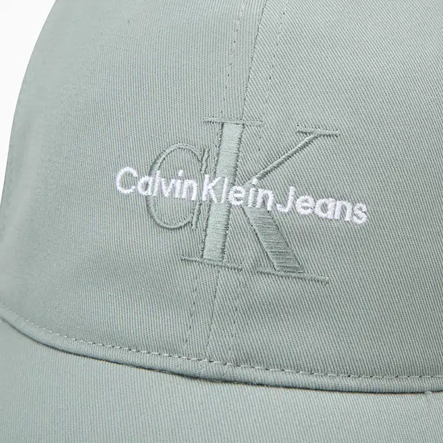 CALVIN KLEIN