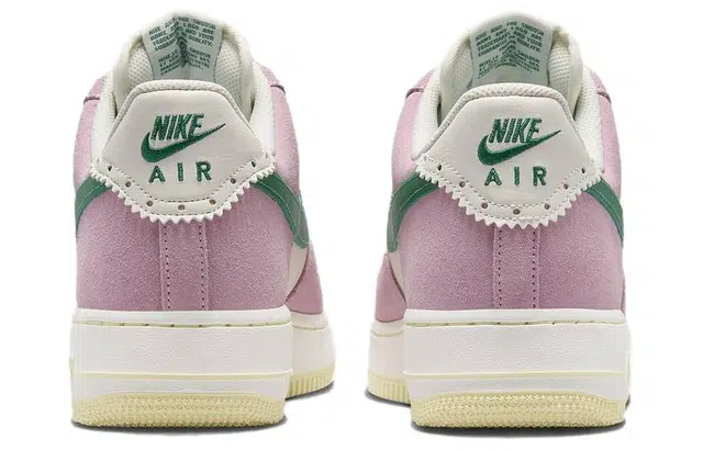 Nike Air Force 1 07 Lv8