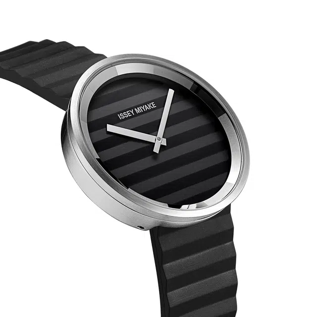 ISSEY MIYAKE PLEASE 39.5mm SILAAA01