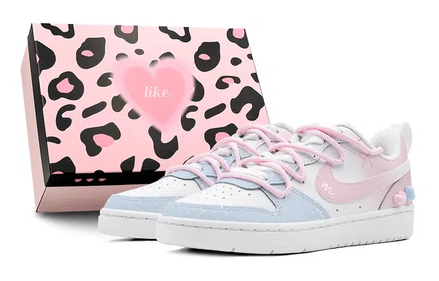 Nike Court Borough Low 520 GS