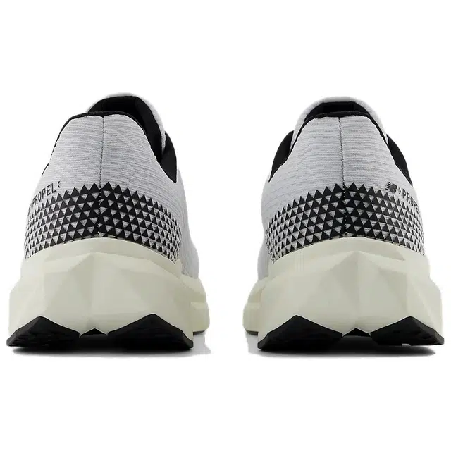 New Balance NB FuelCell Propel v5