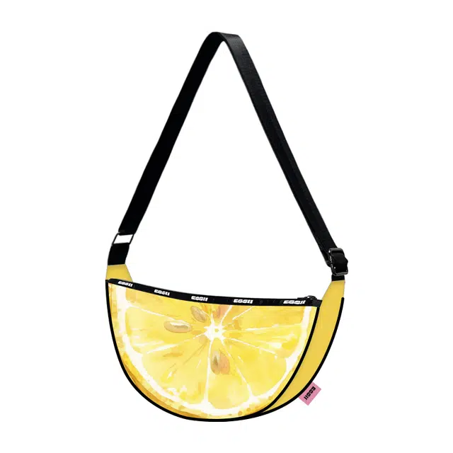完美款款  夏日水果小众文艺休闲通勤防水百搭单肩斜挎布包胸包