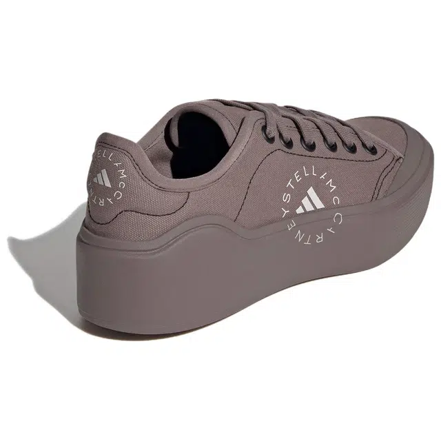 adidas Court