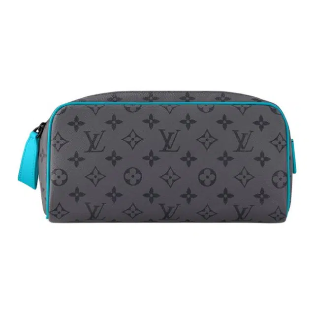 LOUIS VUITTON Dopp Kit