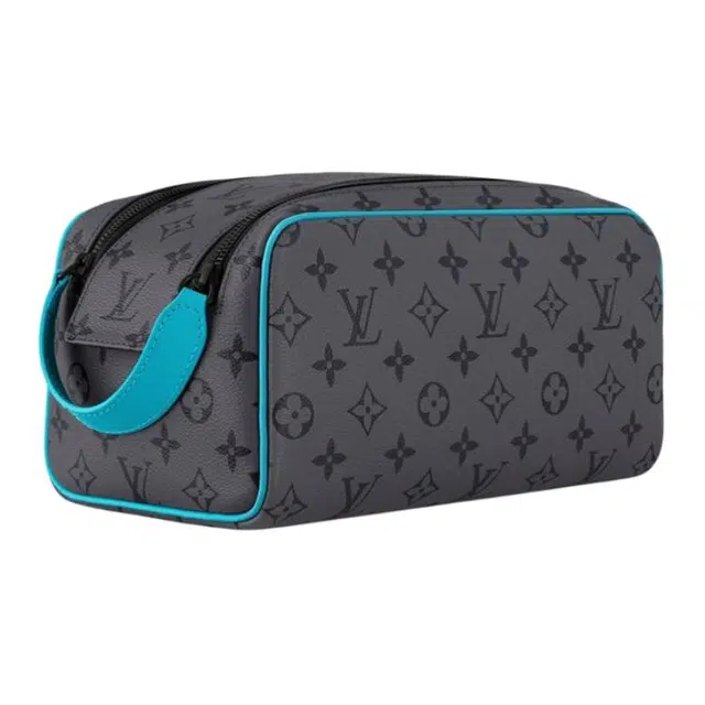 LOUIS VUITTON Dopp Kit