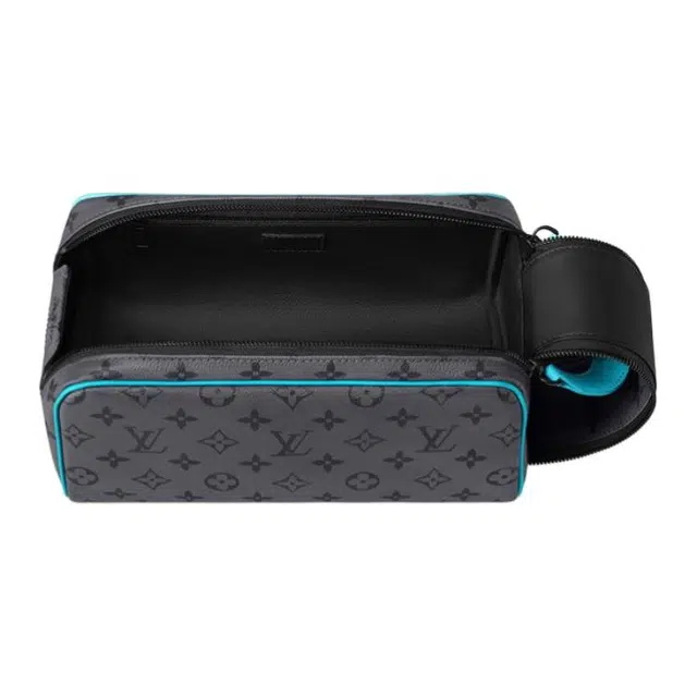 LOUIS VUITTON Dopp Kit