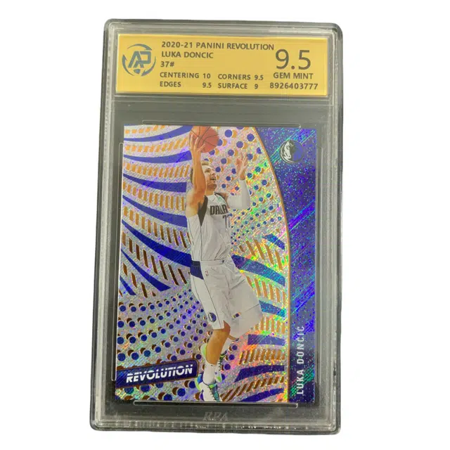 PANINI 2021 Panini Revolution