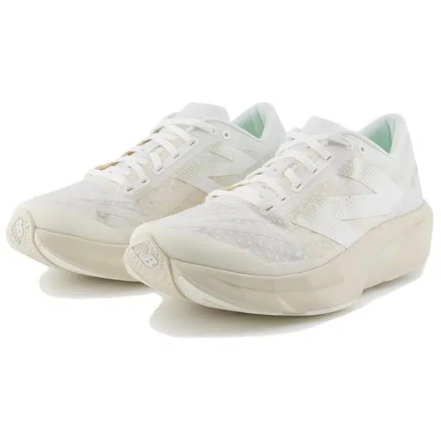 New Balance FuelCell Rebel V4