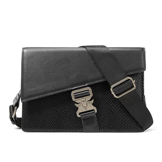 黑田矢衛 不规则蛇纹锁扣式休闲 人造革 单肩斜挎包 男女同款情侣款 黑色