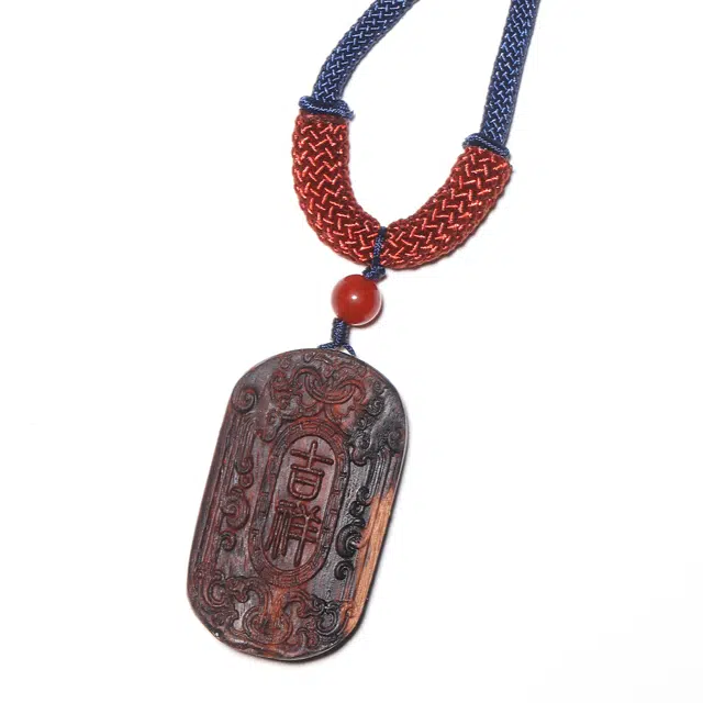 钵提 复古双面精雕 手持吉祥如意牌子 降真香 吊坠 男女同款情侣款 降真香