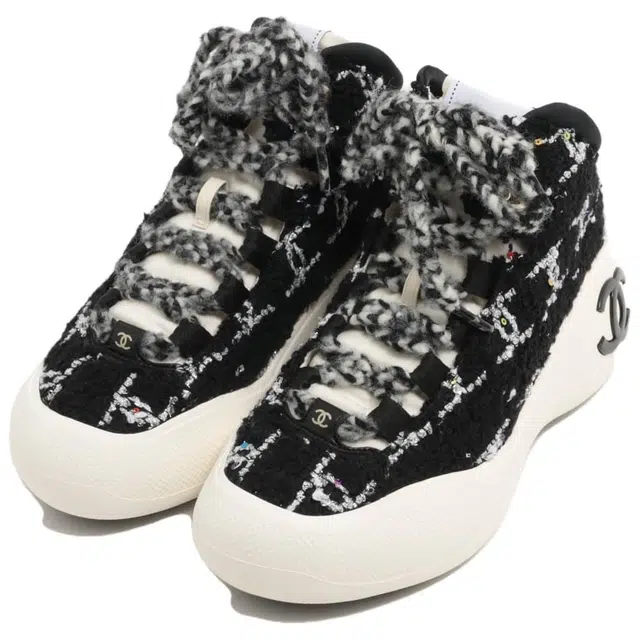 CHANEL 22N