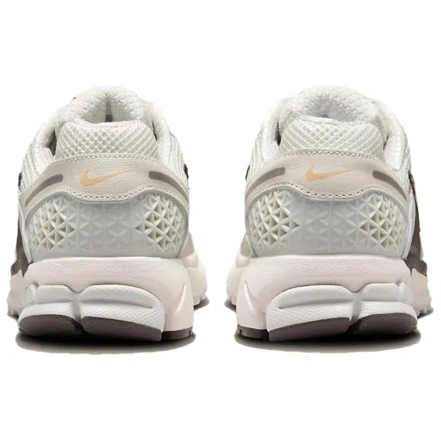 Nike Air Zoom Vomero 5