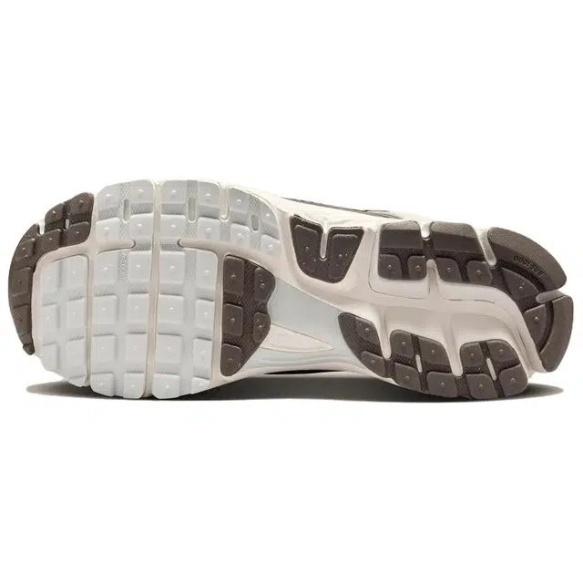 Nike Air Zoom Vomero 5