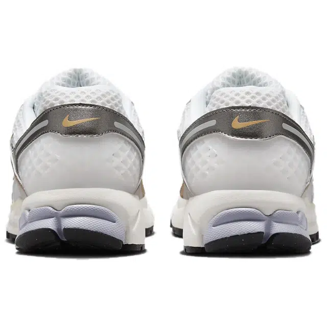 Nike Air Zoom Vomero 5 Platinum