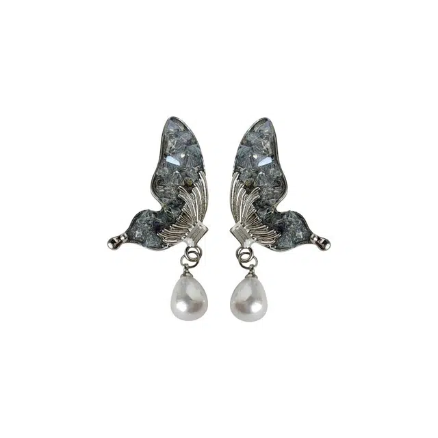 大唐国鼎 黑蝴蝶气质百搭小众设计高级感轻奢 个性潮流优雅气质日常通勤简约百搭 合金 耳钉 女款