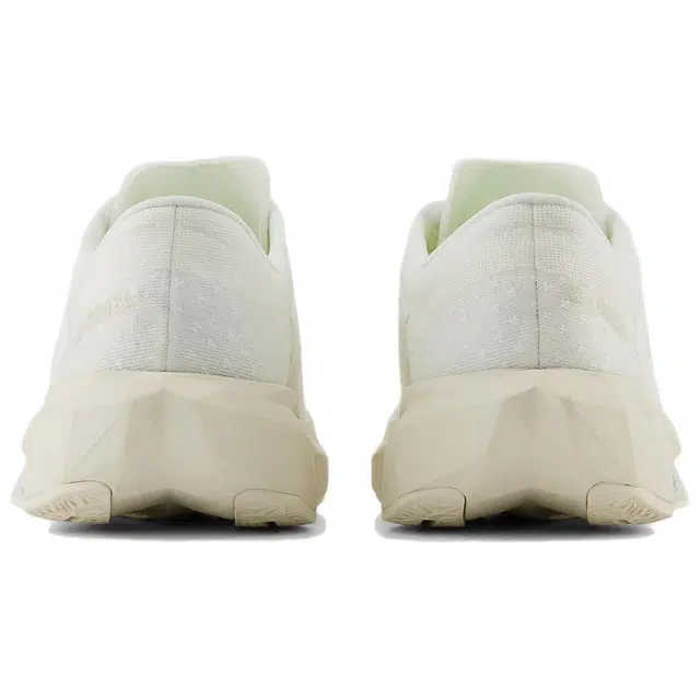 New Balance FuelCell Rebel V4